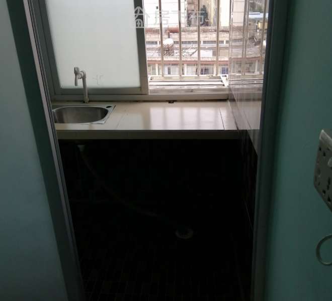 坂田地铁站b出口