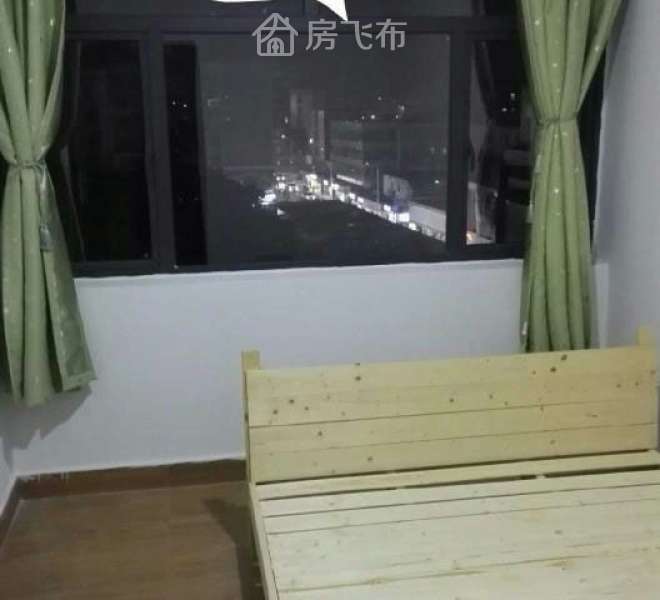 新地中央 4室1厅2卫 主卧 西