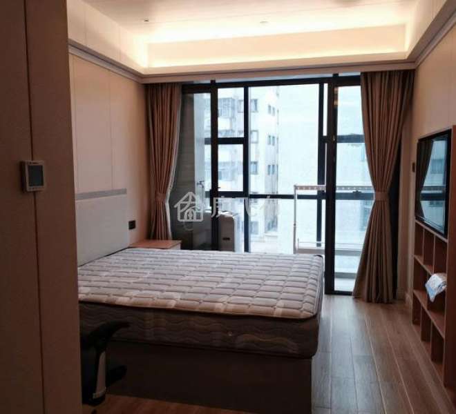 三号线精装大单间 家私齐全 带阳台 年底特惠