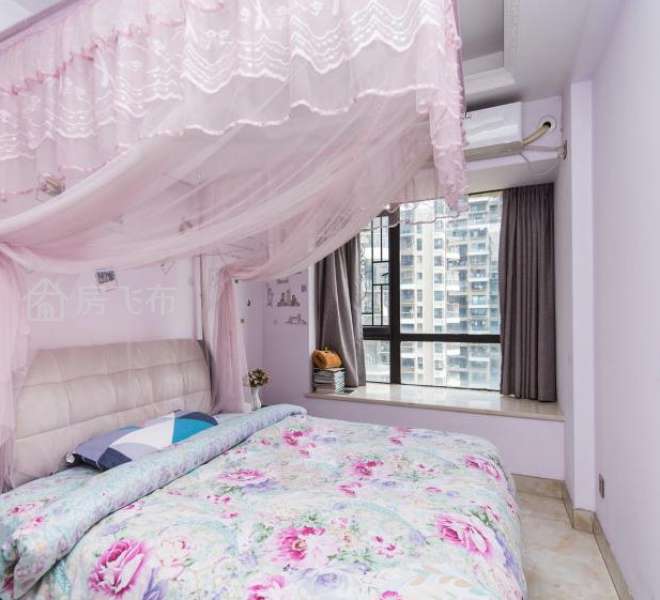 （高品质小区）笋盘业主着急出售  拎包入住