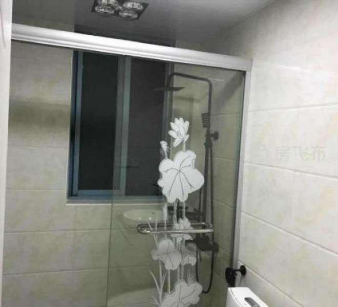 出租主卧 地铁近 交通方便 富盈门