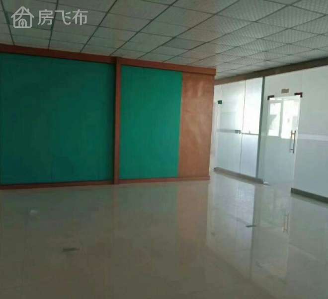 出租|龙华劳动广场红本工业楼上500平精装修带办公室厂房，无转让费