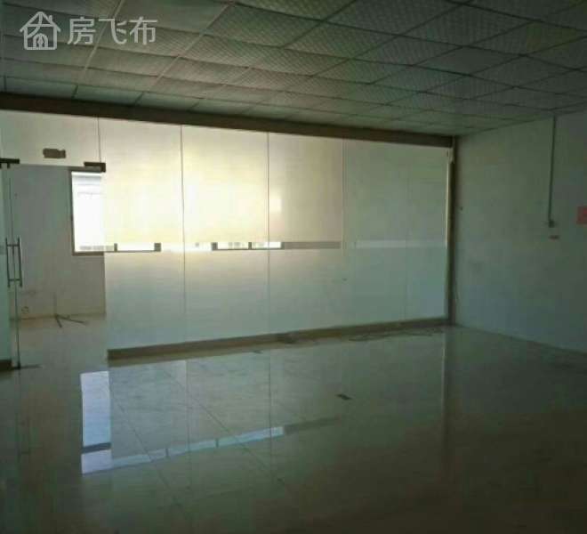 出租|龙华劳动广场红本工业楼上500平精装修带办公室厂房，无转让费