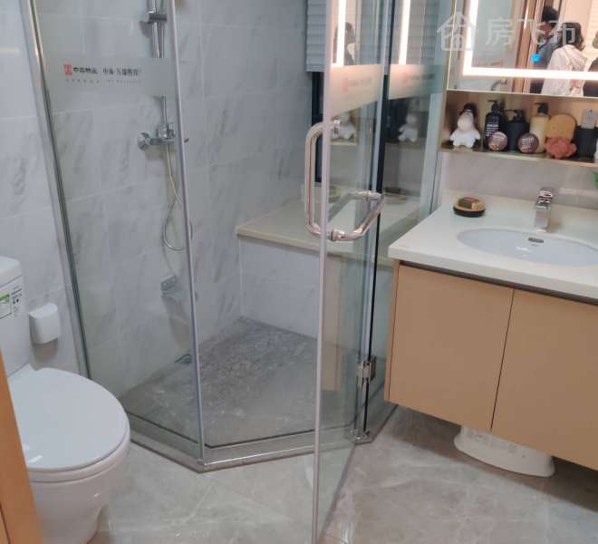 坪山一手楼盘，送精装修，周边配了深圳大学城，地铁口物业