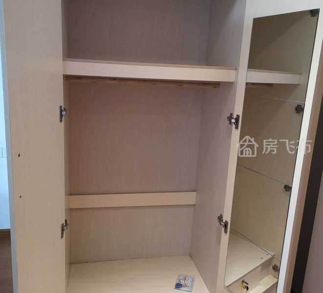 4000全家电复试两房出租！