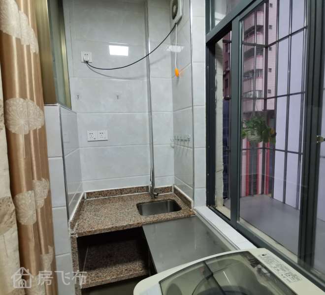 3号线布吉站，5号线长龙站，家私家电齐全，拎包入住