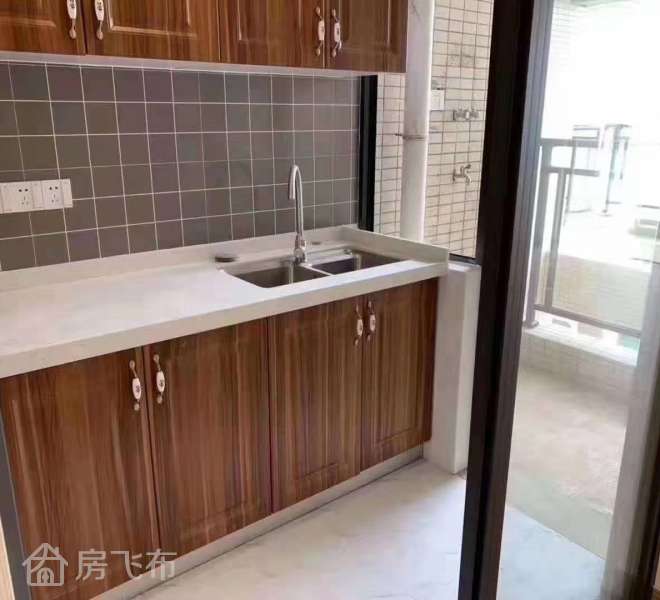 布吉沙湾 6栋28层千户大社区 交通便利 可落户 村委盖章