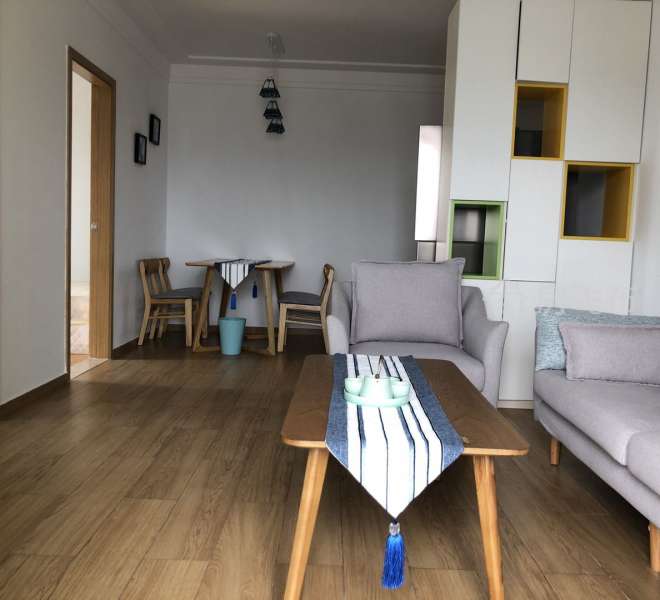 次新小区自带花园方正朝南双阳台中楼层采光通气佳红本在手