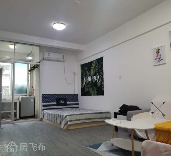 南山地铁口，精装一房，低至3300元