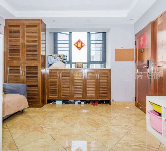 宏发领域 前海宝中精装四房 满5唯1 实用面积高 看房方便