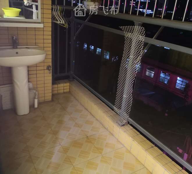 光明楼村地铁口，125平米，大3房，豪华装修，125W