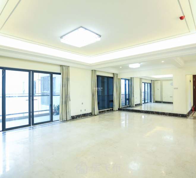 佳兆业城市广场四房177平带全家电出租1万