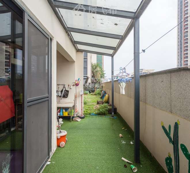 佳兆业城市广场七房复式141平售1050万，一楼带花园和地下室