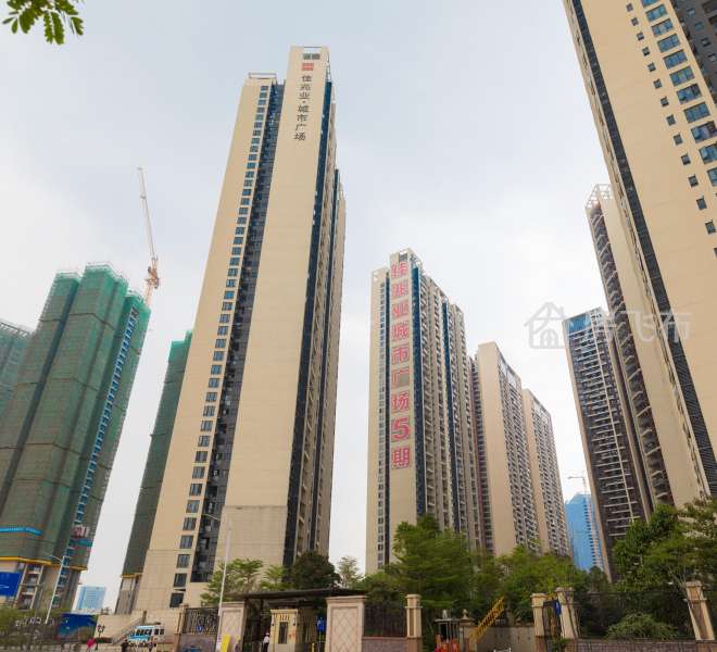 佳兆业城市广场四房178平售1050万，精装，朝南