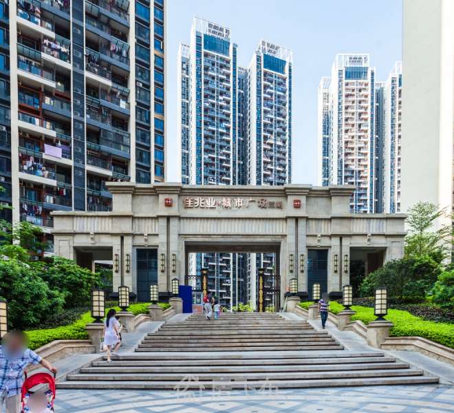 佳兆业城市广场4房89平售610万，精装，朝南，保养好