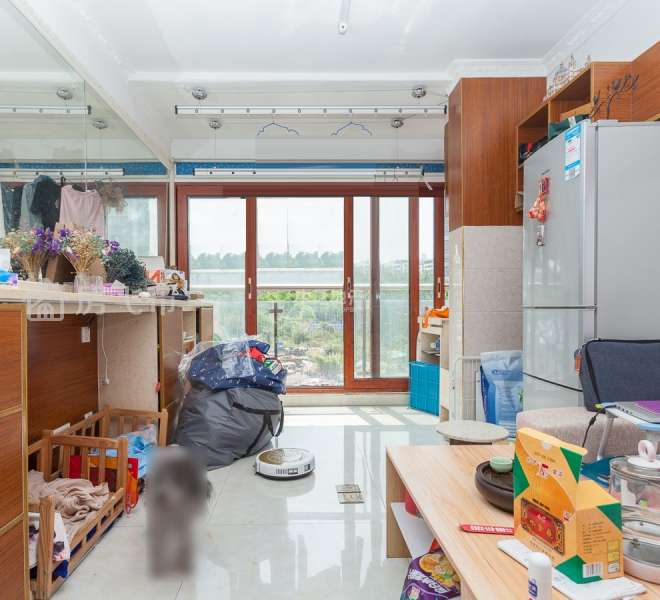 10号线雪象站200m，保养很好诚心出售！