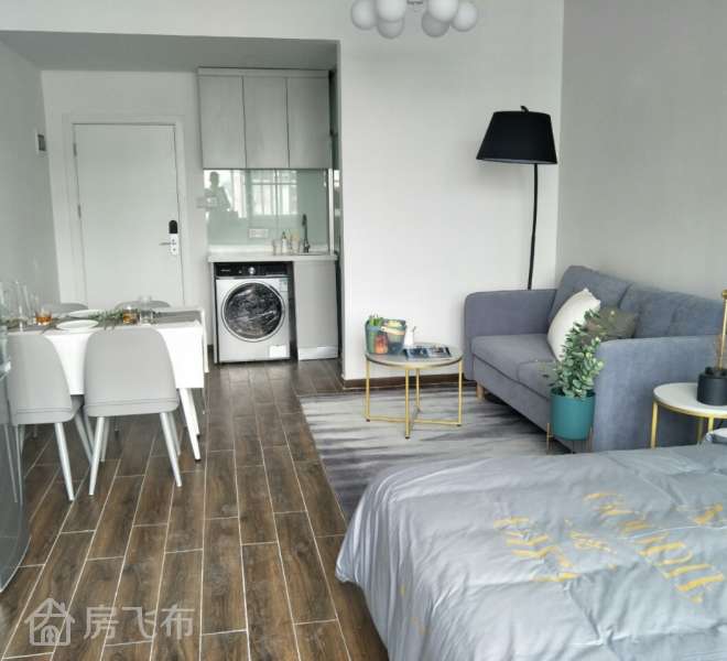 带阳台大单间 交通便利 家具家电齐全 安全舒适