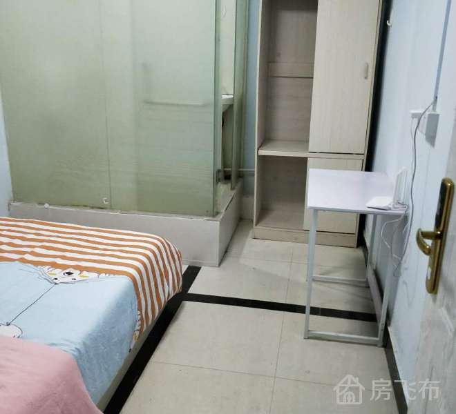 双地铁房子  全新装修  通风光线好 购物方便