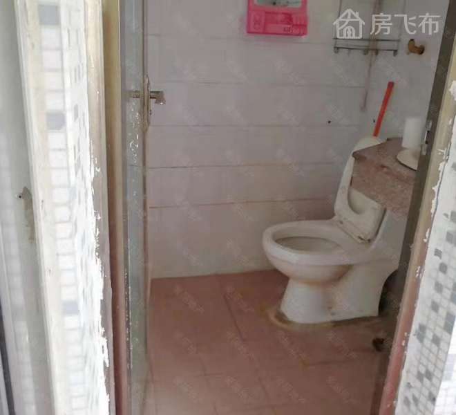 玉华花园大两房出租