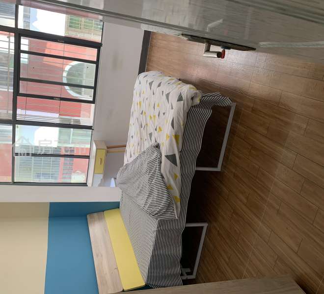 机场东地铁，1号线起点站，坐地铁不拥挤，可直达南山高新园