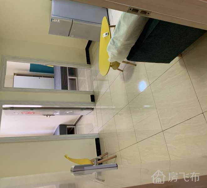 机场东地铁，1号线起点站，坐地铁不拥挤，可直达南山高新园