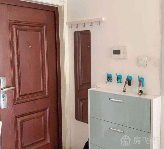 三合北巷64.08平全南两居室，距4号线黄村西大街地铁站900米，清源路地铁站1.3公里，配合更名，  仅售160万，周边房价4万左右，主要这次交易没有税费