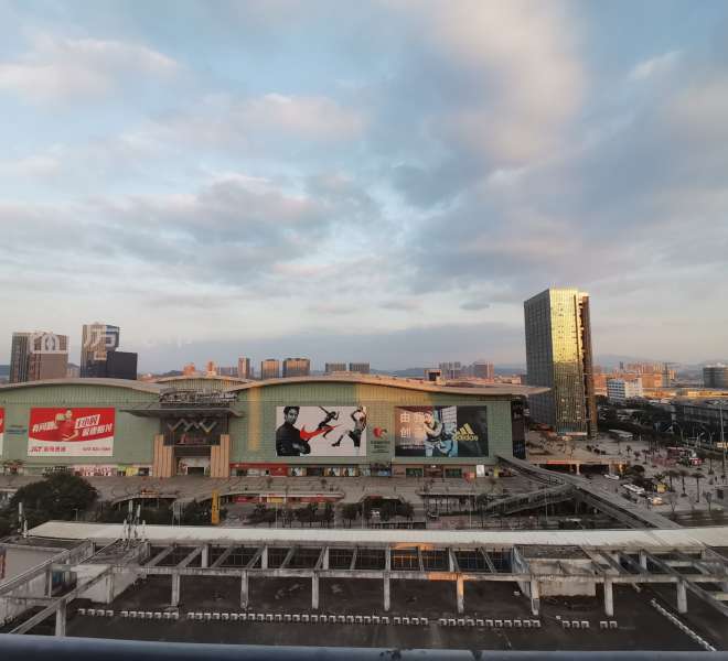 龙岗中心城地铁口临街红本商铺，社区底商，年租金回报率8个点