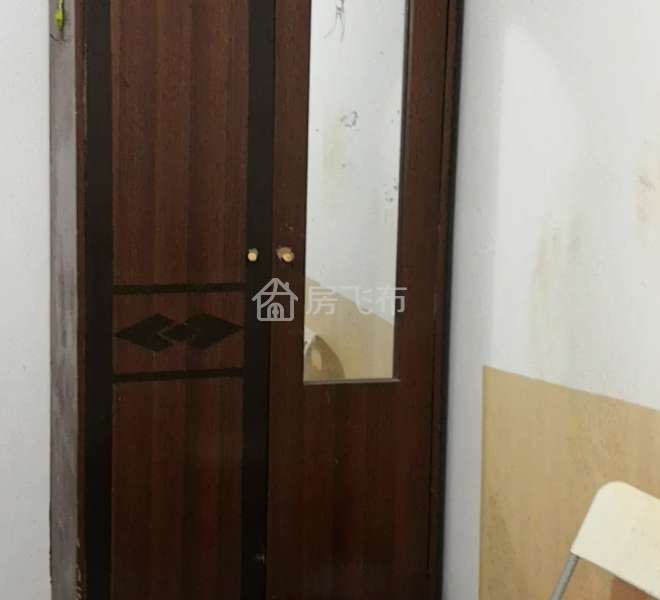 福田下梅林地铁B2出口小区套房单间出租