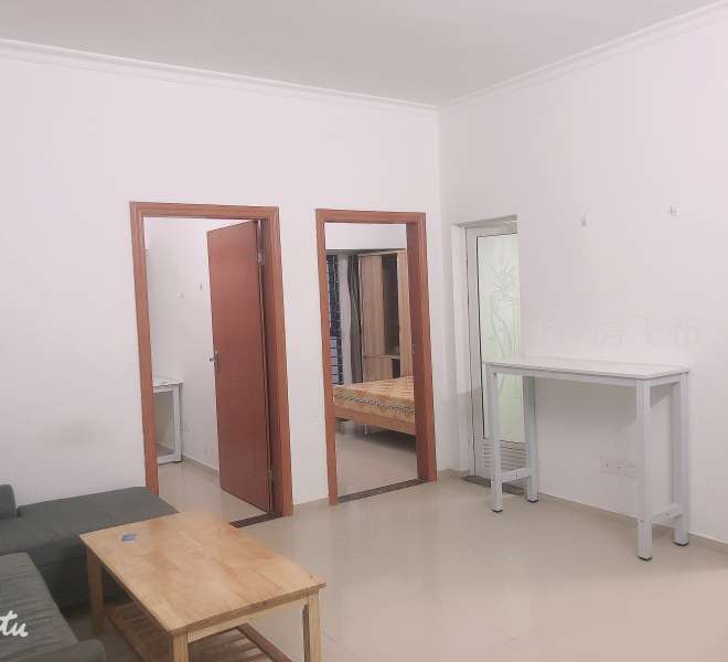 龙岗平湖地铁口特价两房13544044497