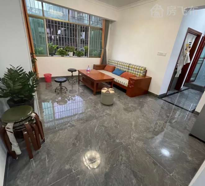 石岩黎光村电梯三房出售