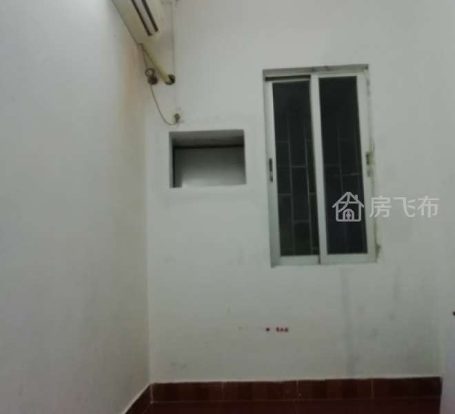 南头古城中山南街两房一厅出租