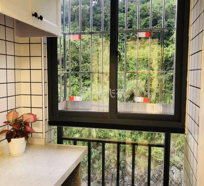 三围球场公寓家具齐全