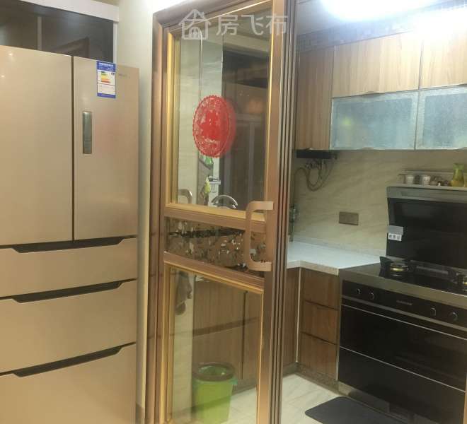 湖景房 户型方正 大阳台 采光好 豪华装修 可落户 通燃气 三栋小区 带空中花园