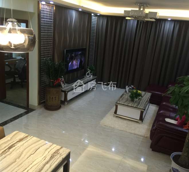 湖景房 户型方正 大阳台 采光好 豪华装修 可落户 通燃气 三栋小区 带空中花园